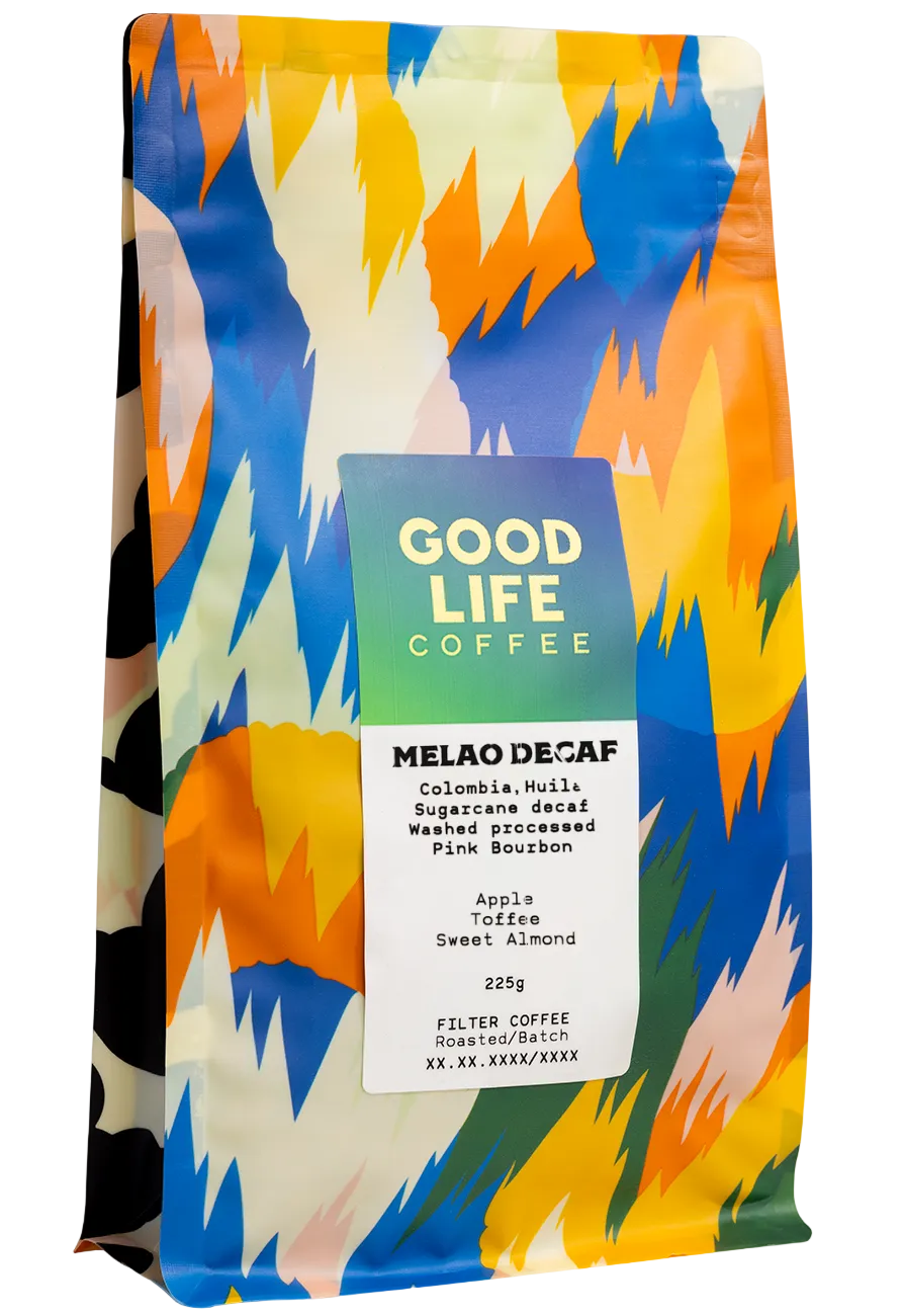 Melaso Decaf - suodatinkahvipussi. Kolumbiasta Huilasta kofeiiniton pesty Pink Bourbon -lajikkeen kofeiiniton kahvi.